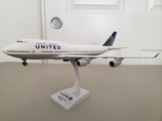 1/200 Hogan Wings United Airlines Boeing 747 - 400.