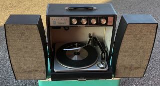 Vintage 1964 Rca Victor Vista Portable Stereo Record Player Vfp65e Atomic