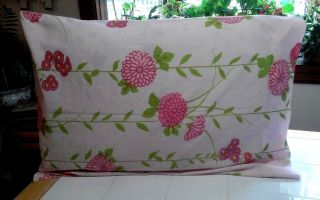 Vintage Mod Flower Power Standard Pillowcase Pink