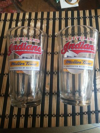 CLEVELAND INDIANS CHIEF WAHOO MILLER LITE DRINKING GLASS SET BEER GLASSES 2