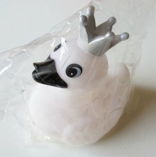 Nip Conrad Tokyo Japan Hilton Hotel White Rubber Duck Silver Crown Bath Toy