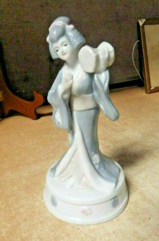 Vintage Antique Lladro? Porcelain Blue & White Chinese Woman Playing Drum 7.  5 "