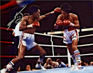 Sugar Ray Leonard Signed 8x10 Boxing Photo - Duran Jab Slip Psa/dna