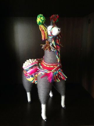 Peru Hand Made Alpaca Wool Llama Figurine With Pac 2823 Gray 9.  5 Inch