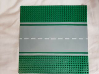 Lego Large Green Baseplate 32 X 32 - 10 " X 10 " With Straight Road Pattern