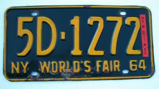 1964 1965 York Passenger License Plate " 5d 1272 " Ny 64 65 Worlds Fair