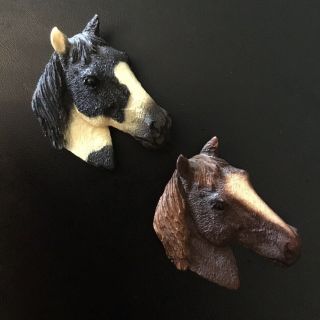 Vintage Set Of 2 Living Stone Horse Head Magnets 1990 2” Tall X 2.  5” Wide Each