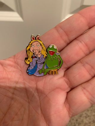 Vintage Miss Piggy & Kermit The Frog Enamel Pin 1980 The Muppets Henson Associa.