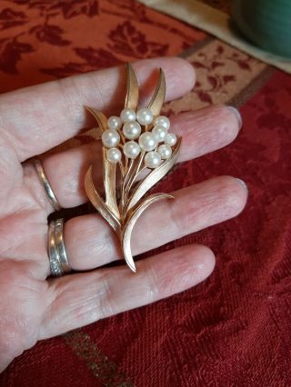 Signed Crown Trifari Vintage Gold Tone Pearl Leaf Flower Brooch Pin