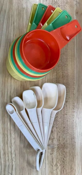 Vintage Retro Tupperware Nesting Measuring Cups And Spoons