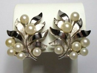 Crown Trifari Signed Vintage Pearl Clip Earrings On Silver Tn