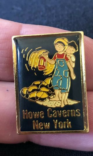 Vintage Howe Caverns York Travel Collectible Hat Lapel Pin