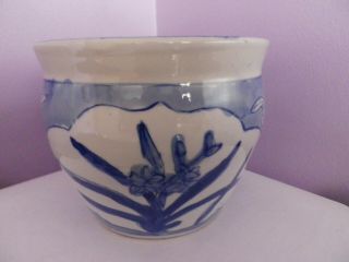 Fab Vintage Chinese Porcelain Blue/white Flowers & Leaves Planter 12.  5 Cms Tall