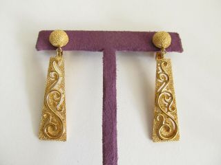 Rare Vintage Crown Trifari Gold Tone Earrings 2.  5 " Clip - On