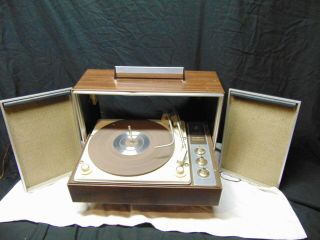 Vintage Zenith Y - 550w - 2 Portable Console Lp Record Player Turntable W/speakers