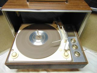Vintage Zenith Y - 550W - 2 Portable Console LP Record Player Turntable w/Speakers 2