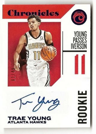 2018 - 19 Panini Chronicles Trae Young Rookie Chronicles Blue Autograph 1/49