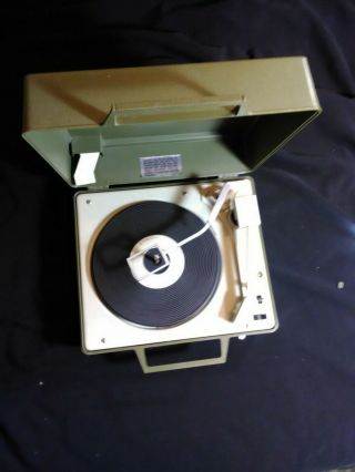 Vintage General Electric Partymate Record Player Portable Green Color.
