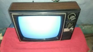 Sears Vintage Television Solid State 1970`s B&w 12 - Inch Tv Set