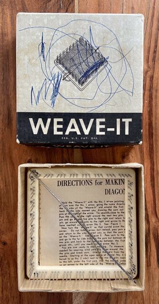 Vtg Weave - It 4 " Cream Plastic Weaving Loom W/ 6 " & 2 1/4” Needle & Instructions