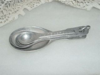 Vintage " Us Standard " 4 - Piece Aluminum Measuring Spoon Set Hooked Together