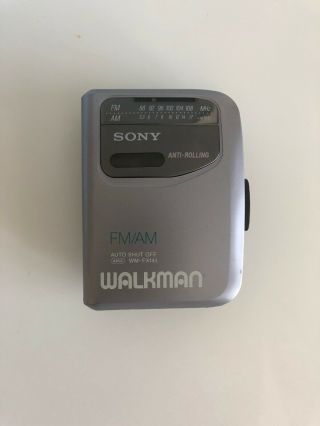 Sony Walkman Cassette Tape Player Wm - Fx141 Am/fm Radio Belt Clip Vintage 90s