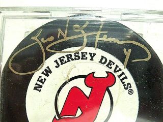 Scott Stevens Auto 1995 Stanley Cup Puck Nhl Jersey Devils Encased & Seal