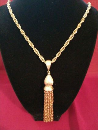 Vintage Signed Monet Gold - Tone Metal Tassel Design Pendant Necklace 31 " Chain