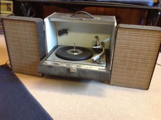 Vintage General Electric Portable Phonograph Solid State Stereo 300 Turntable