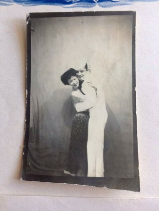 Vintage 1940s Photo Wwii Us Navy Sailor & Hula & Japanese Woman In Photobooth