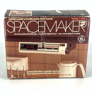 Vtg Ge " Spacemaker " Under Cabinet Kitchen Radio With Clock Model 7 - 4212 Nos