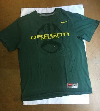 Oregon Ducks Nike Men’s Green T - Shirt - Large