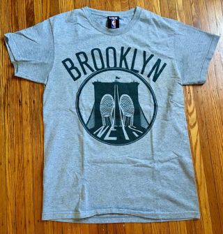 Brooklyn Nets Officially Licensed Nba Grey Men’s T - Shirt Size Small