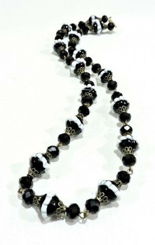 Vintage Black And White Ruffled Lampwork Art Glass Bead Necklace No19130