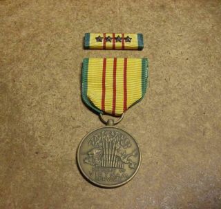 Vintage Vietnam War Era Campaign Service Medal With Ribbon Bar