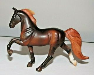 Breyer Chestnut W/ Green Ribbon Stablemate Twh 6032 From Stablemate Assortment