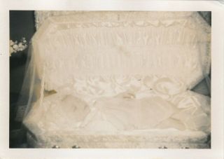 O13 Vintage Photo B&w Snapshot Post Mortem Dead Baby In Open Coffin Casket 4x5 C