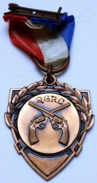 Vintage 1950s Q.  G.  R.  C.  Quebec Rifle Association Quebec Award Medal / Pin / Badge