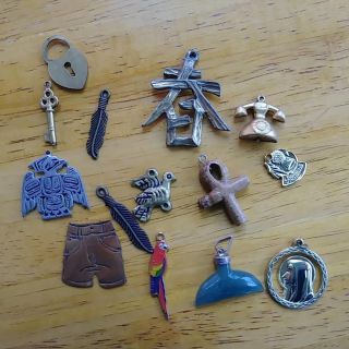 14 Vintage Charms Or Pendants For Crafting