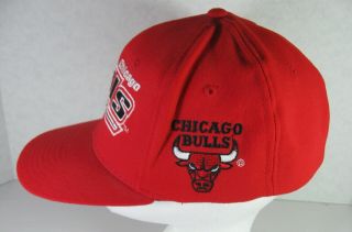 Vintage Red CHICAGO BULLS Starfit STARTER SNAPBACK 7 - 7 3/4 HAT CAP NBA 3