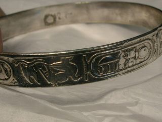Sterling Silver Vintage Mexico Tribal Bangle Bracelet 8 1/4 In.