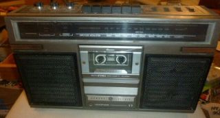 Ge General Electric 3 - 5252 B Vintage Boombox Cassette Player Am/fm Radio Tape