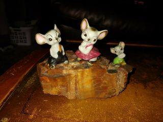 Vintage Arizona Petrified Wood Paperweight With 3 Porcelain Mice