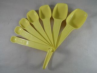 Vintage Tupperware Set Of 7 Nesting Measureing Spoons With Keeper Ring