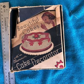 Vintage Cakes With An Aluminum Cake Decorator 6 Tips 2804