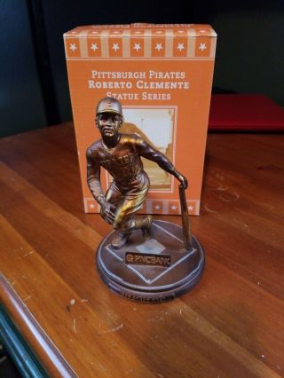 Pittsburgh Pirates Roberto Clemente Statue Series Sga