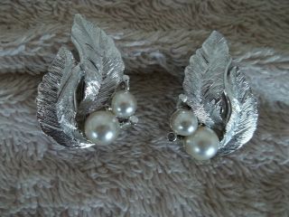 Vintage " Sarah Coventry " Clip Earrings,  Silver Tone Metal,  Leaf,  Faux Pearls