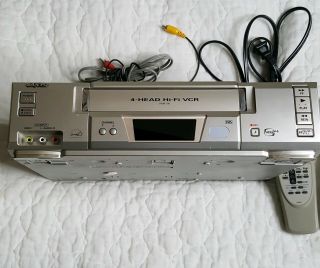Sanyo Vwm - 700 Vcr Vhs 4 Head Video Cassette Player With Remote Vcr Plus Cable