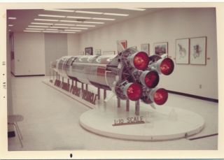 Dc1 Vintage Photo 3x5 - Nasa Space Program Jan.  1969 Apollo 8 Rocket 1/10 Scale
