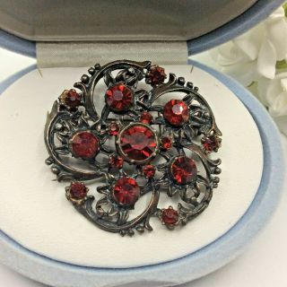 Vintage Jewellery Ruby Red Crystal Rhinestone Bronze Tone Flower Head Brooch Pin
